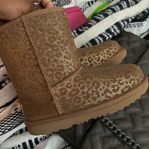 Kids Ugg size 2 brand new
